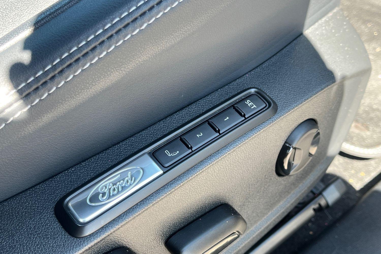 Ford Explorer Photo 44