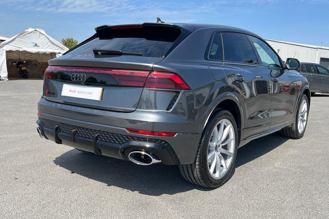 AUDI Rsq8 Photo 27