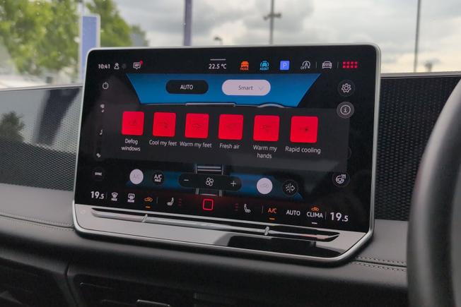 VOLKSWAGEN Tiguan Photo 28