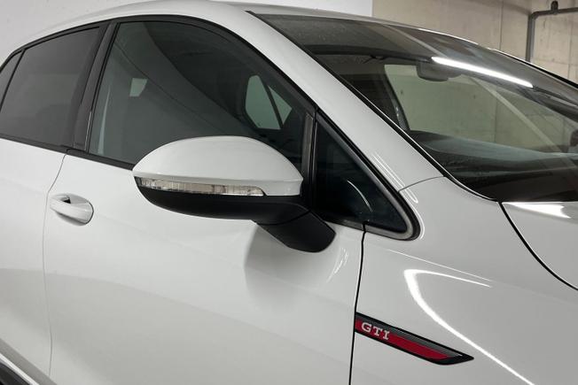 VOLKSWAGEN Golf Photo 20