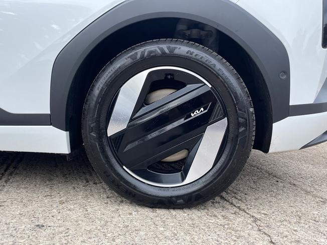 KIA EV4 Photo 5