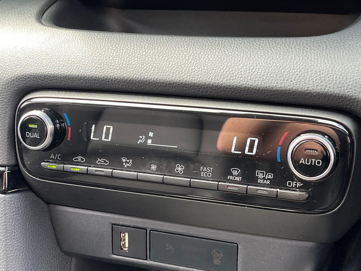 Mazda Mazda2 HYBRID Photo 11