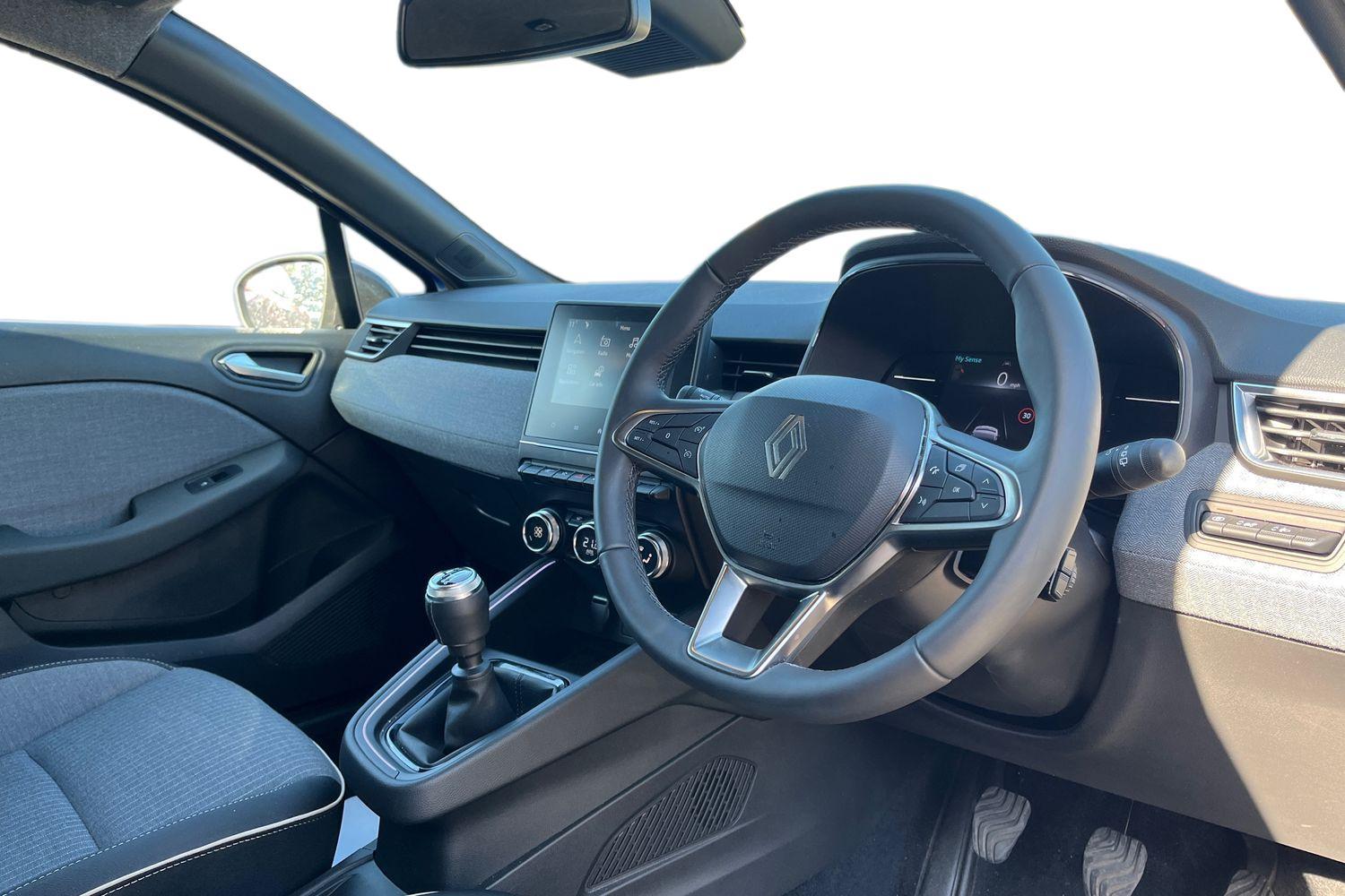 RENAULT CLIO Photo 8