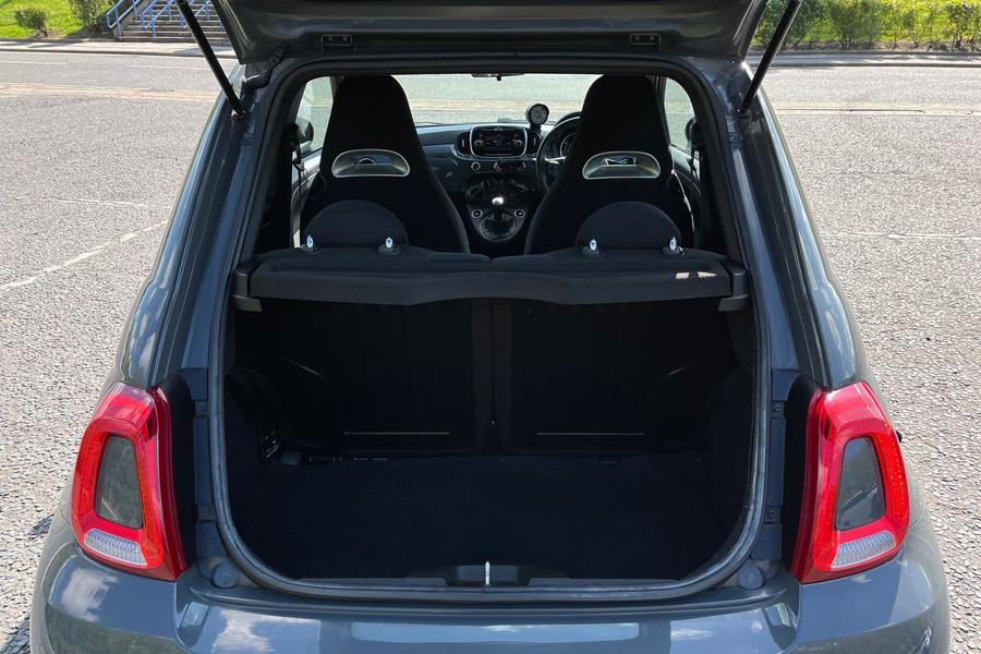 Abarth 595 Photo autoimg-bea86f5de492520674c0bedf198b8ea1dda54108.jpg