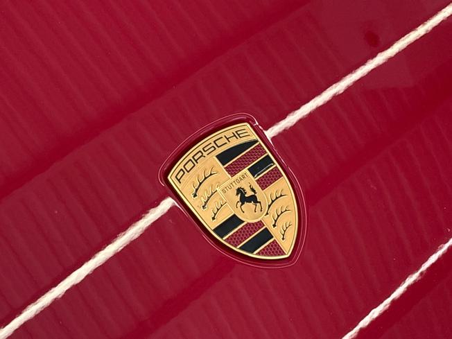 PORSCHE Taycan Photo 45