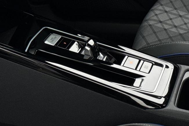 VOLKSWAGEN Golf Photo 45