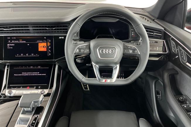 AUDI Q8 Photo 11