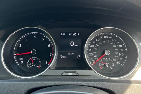 Volkswagen Golf Photo autoimg-beaba33338da2ed8d633c0f46f38dffeaa3d8df3.jpg