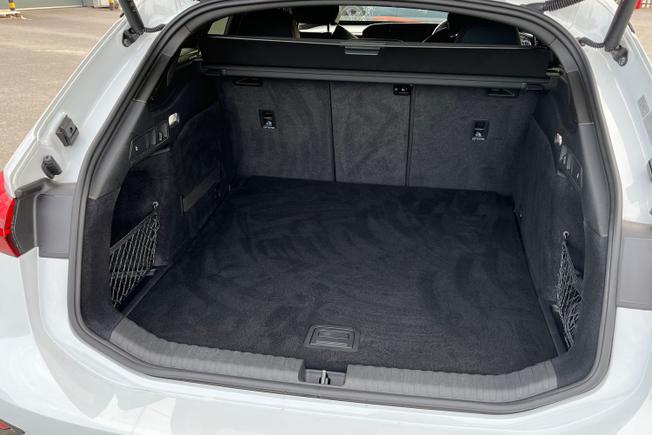 AUDI S6 E-Tron Avant Photo 12