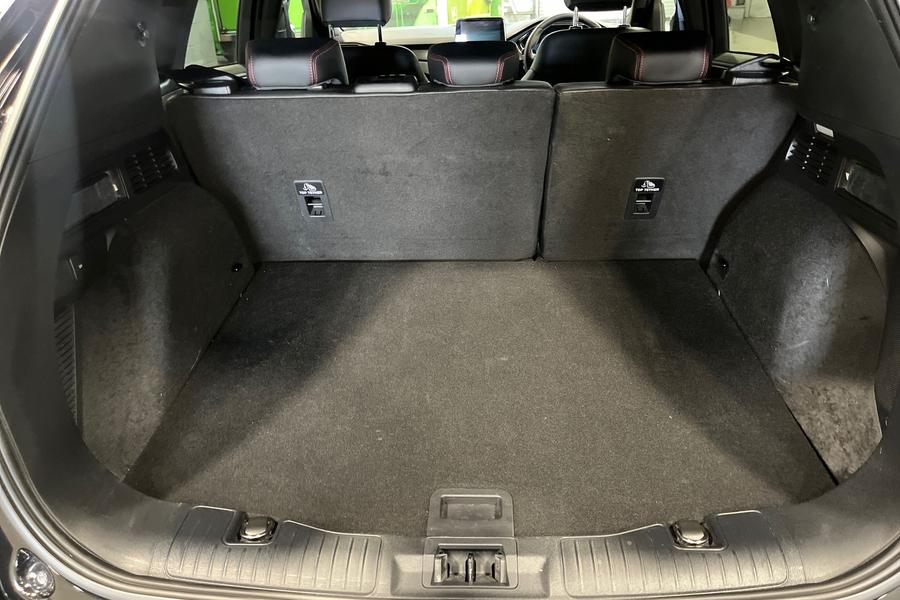 Ford KUGA Photo autoimg-beb2e1d4e94372f54e7e33139819bf7921e22cb3.jpg