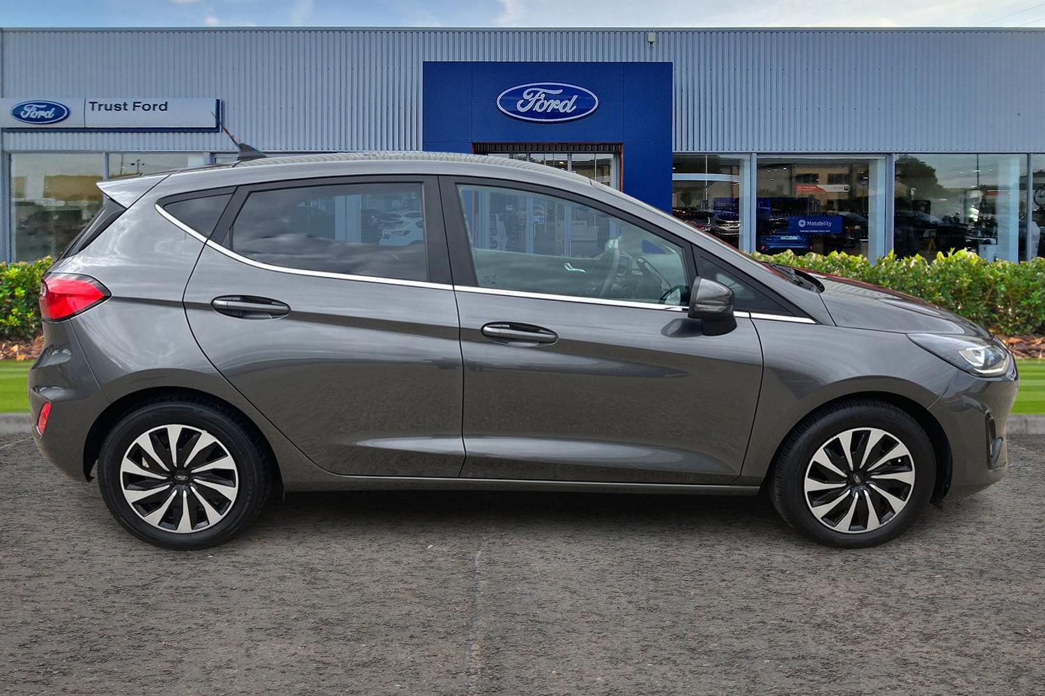 Ford Fiesta Photo 2