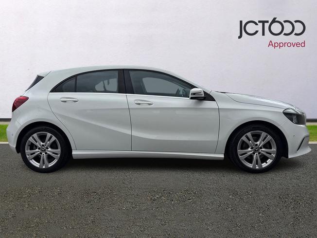 MERCEDES-BENZ A Class Photo 4