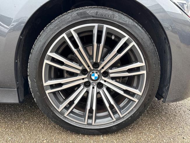 BMW 3 Series Photo 5