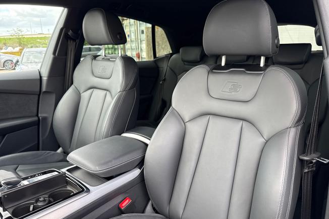 AUDI Q8 Photo 53