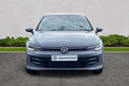 Volkswagen Golf Photo autoimg-beb8ba1ccd9b88a75b71f222ce725e22842bbfd8.jpg