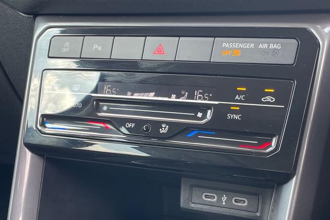 VOLKSWAGEN T-Cross Photo 38