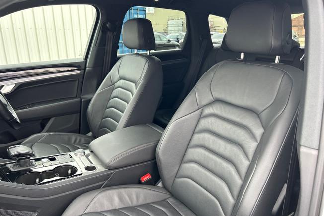 VOLKSWAGEN Touareg Photo 58
