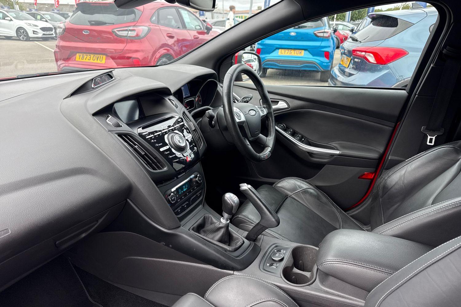 Ford FOCUS Photo 17