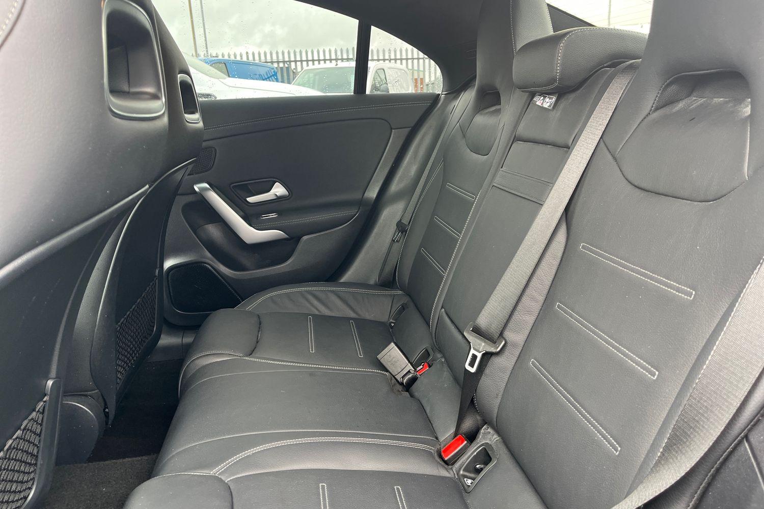Mercedes-Benz CLA Photo 19
