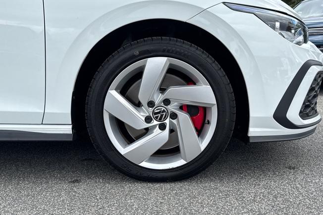 VOLKSWAGEN Golf Photo 5