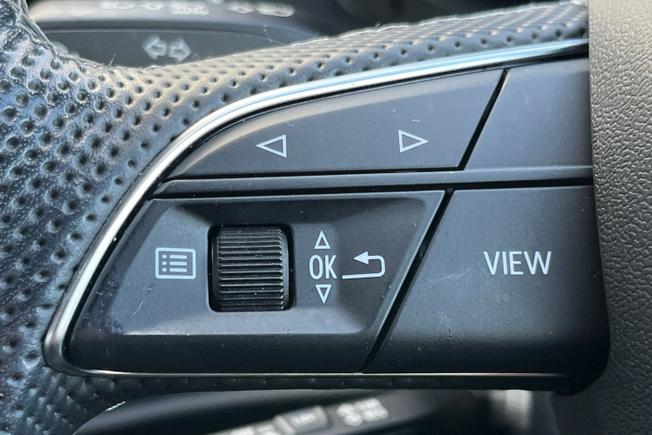 AUDI Q3 Photo 17