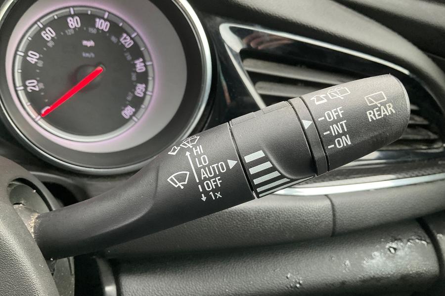 Vauxhall INSIGNIA Photo autoimg-bed6d4d235d7aab7bbb67d41102ba362bd72bd62.jpg