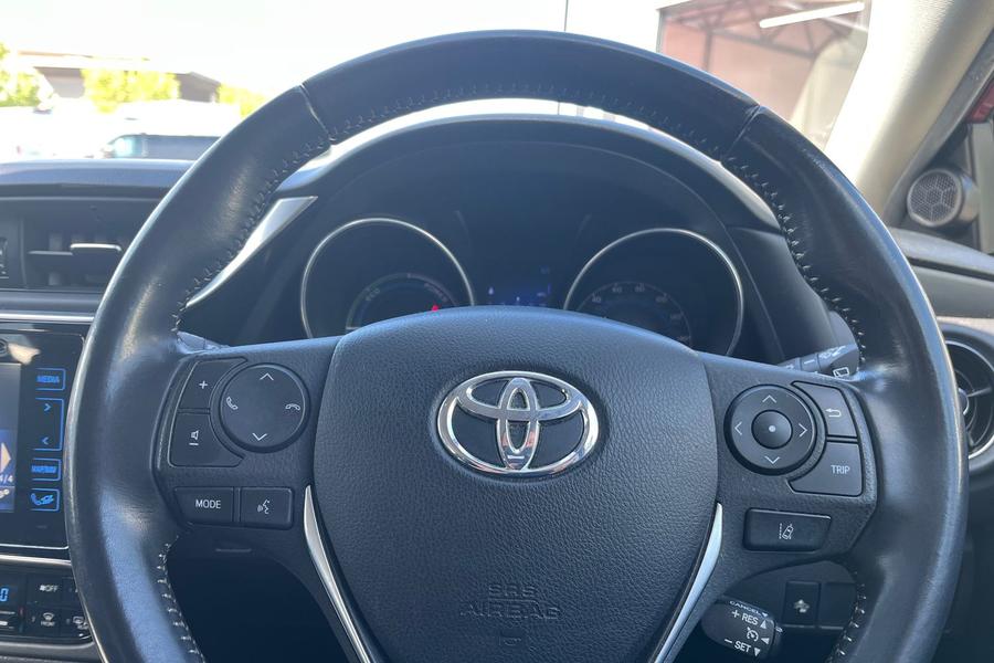 Toyota AURIS Photo autoimg-bedb6285b078e1df7495cf2076c7211c058fdf17.jpg