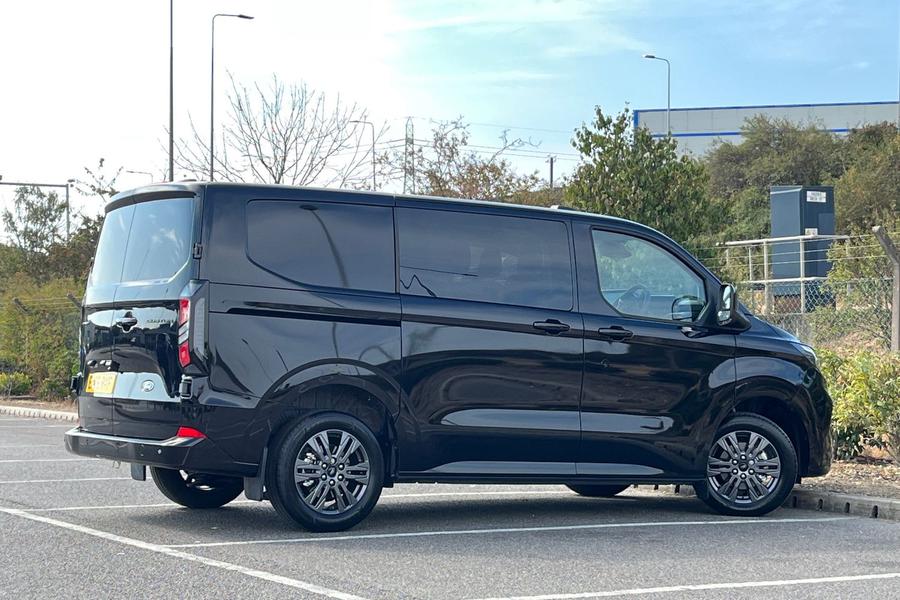 Ford Transit Custom Photo autoimg-bedca5d8bed5a10f47e813b6fea28cd5fab9d806.jpg