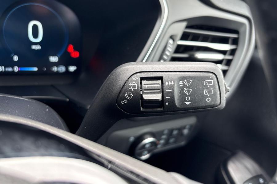 Ford KUGA Photo autoimg-bee0e0322077e2c914350fc450394255b77ffaa9.jpg