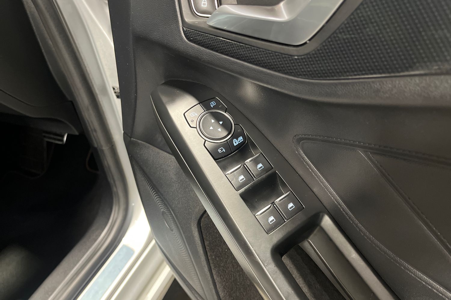 Ford Focus Photo 15