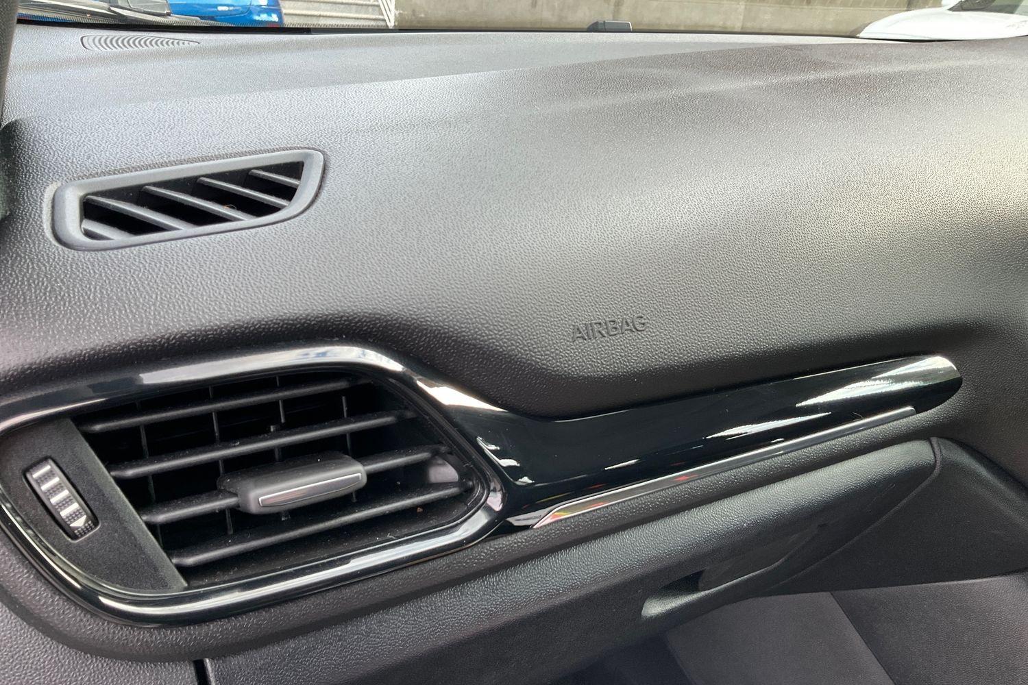 Ford FIESTA Photo 33