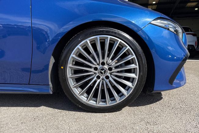 MERCEDES-BENZ A Class Photo 5