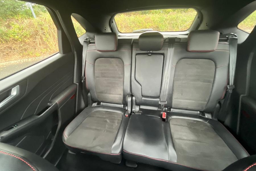 Ford Kuga Photo autoimg-bee5cacecf98c86283ddf7cd91373491ed230514.jpg