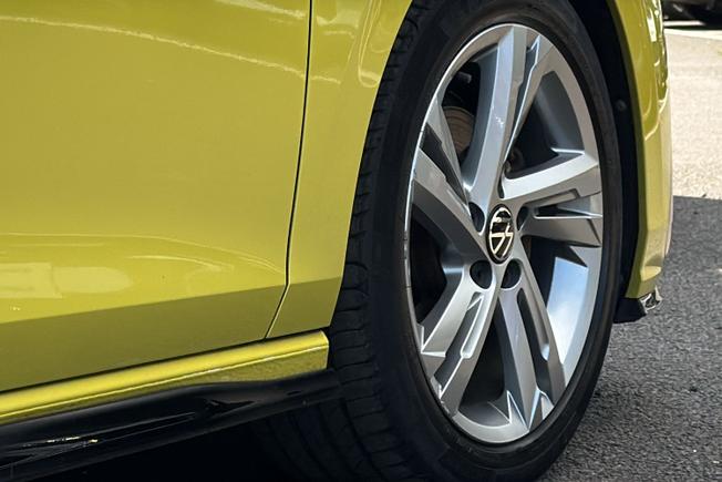 VOLKSWAGEN Golf Photo 40