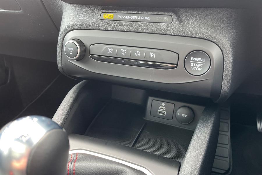 Ford FOCUS Photo autoimg-beeaa753dc8d53b0e9ff8bcc4391a8273b84ac15.jpg