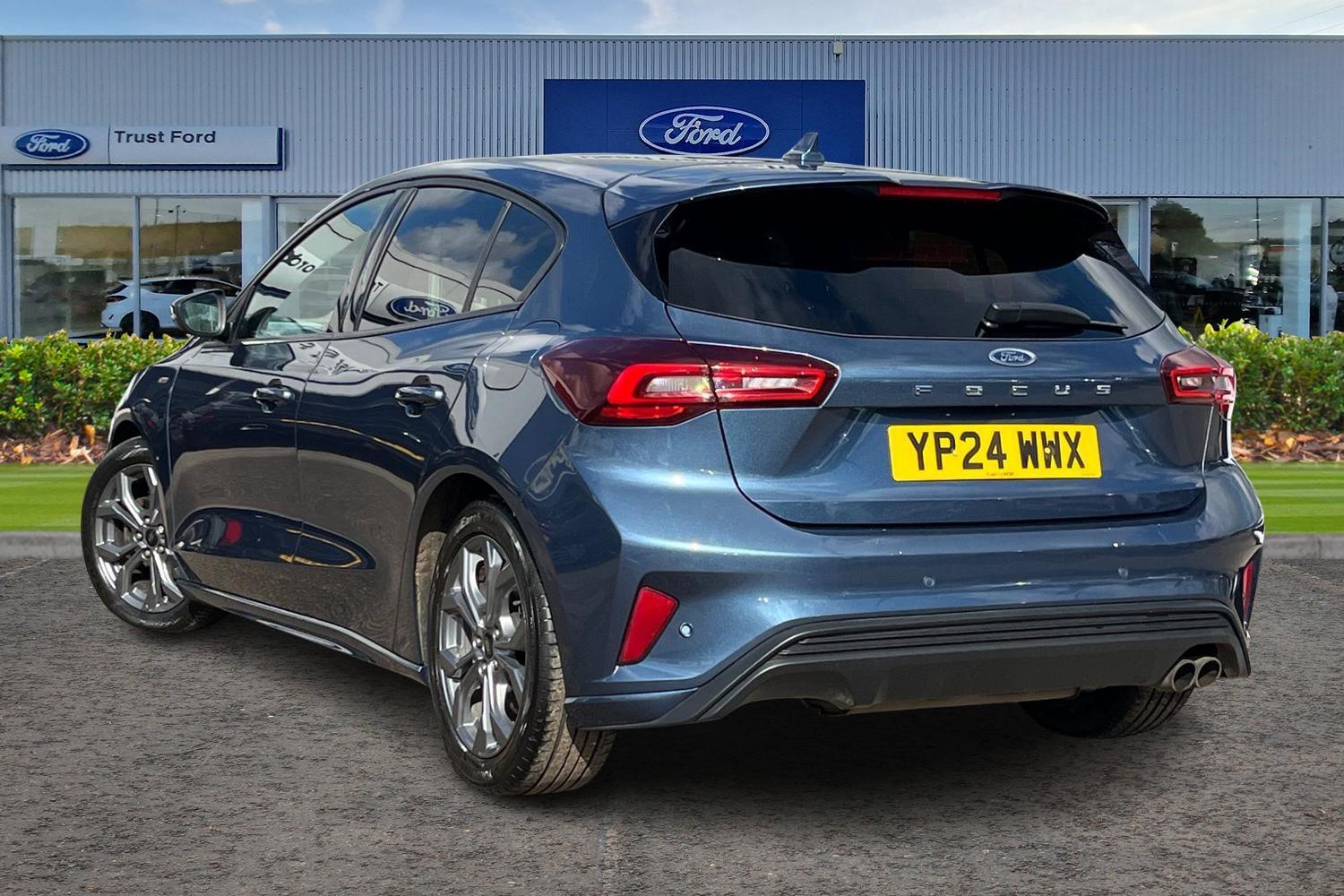 Ford Focus Photo 1