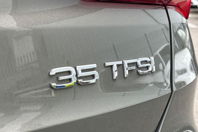 AUDI Q3 Photo 29