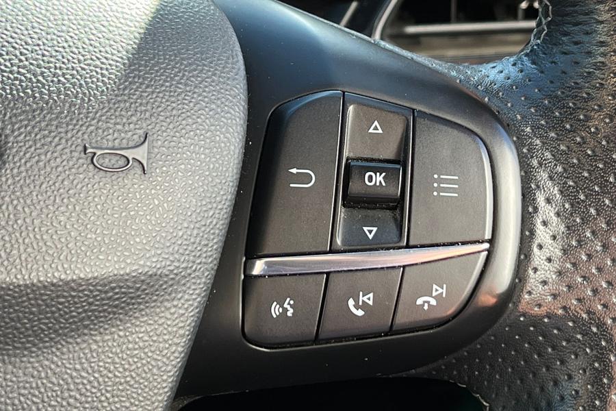Ford FIESTA Photo autoimg-bef35098d02fe3000c1416eee78e152c41c6aaf0.jpg