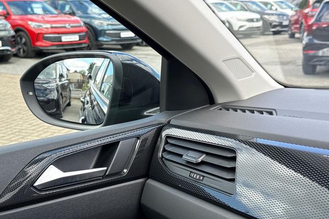 VOLKSWAGEN Taigo Photo 41