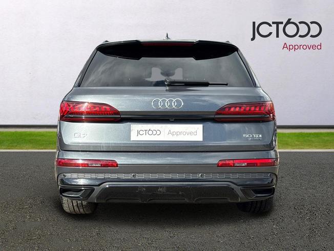 AUDI Q7 Photo 7