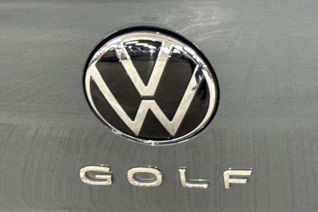 VOLKSWAGEN Golf Photo 27