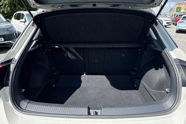 VOLKSWAGEN T-Roc Photo 12