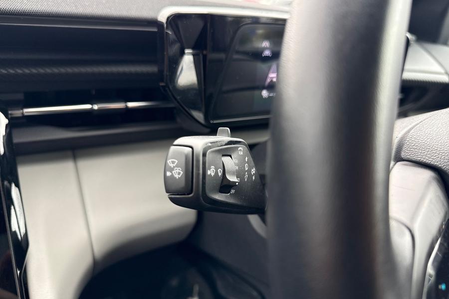 Ford Explorer Photo autoimg-beff595a3bfbb19c0f82d2cd30003f2255ea9365.jpg