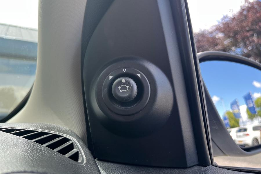 Ford Ka+ Photo autoimg-beffc2d632bc79ff99b2c68ba9ac8599bf2da1cb.jpg