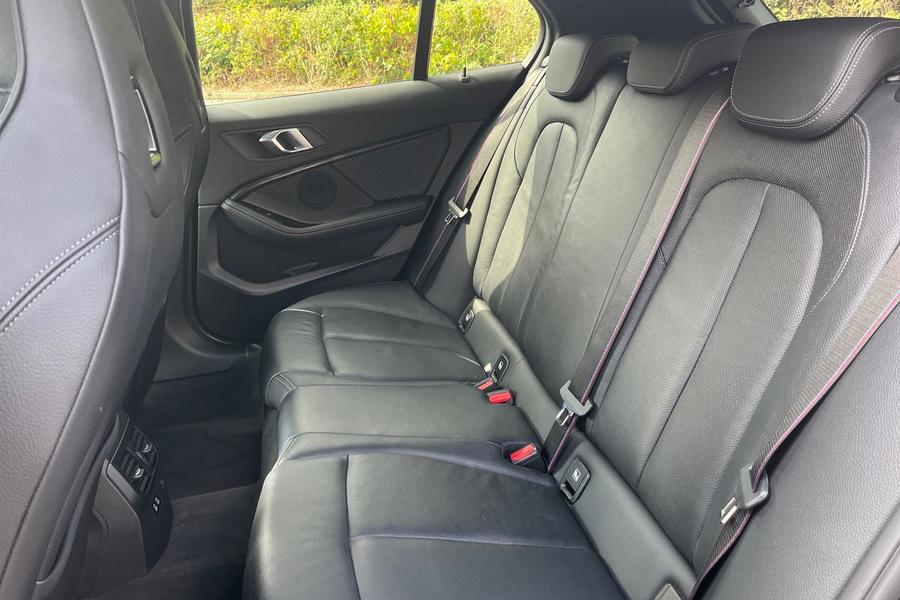 BMW 1 Series Photo autoimg-bf0023956fb6c7dde6e69f4b151385be9fa82636.jpg