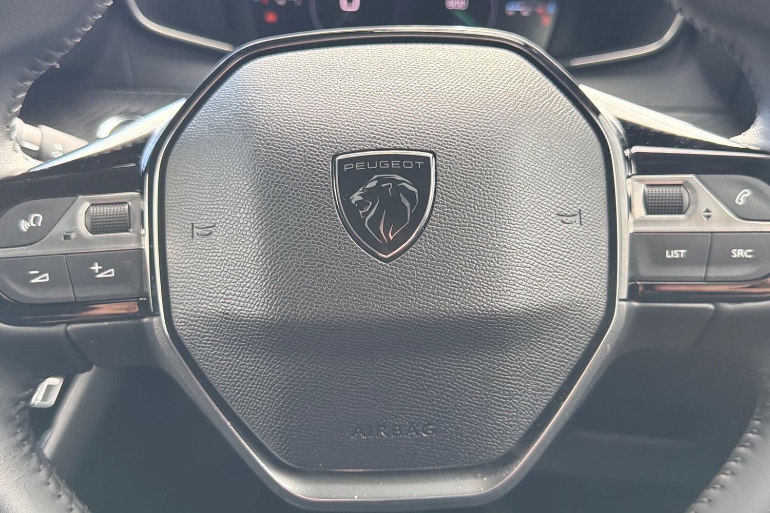 Peugeot 208 Photo 31