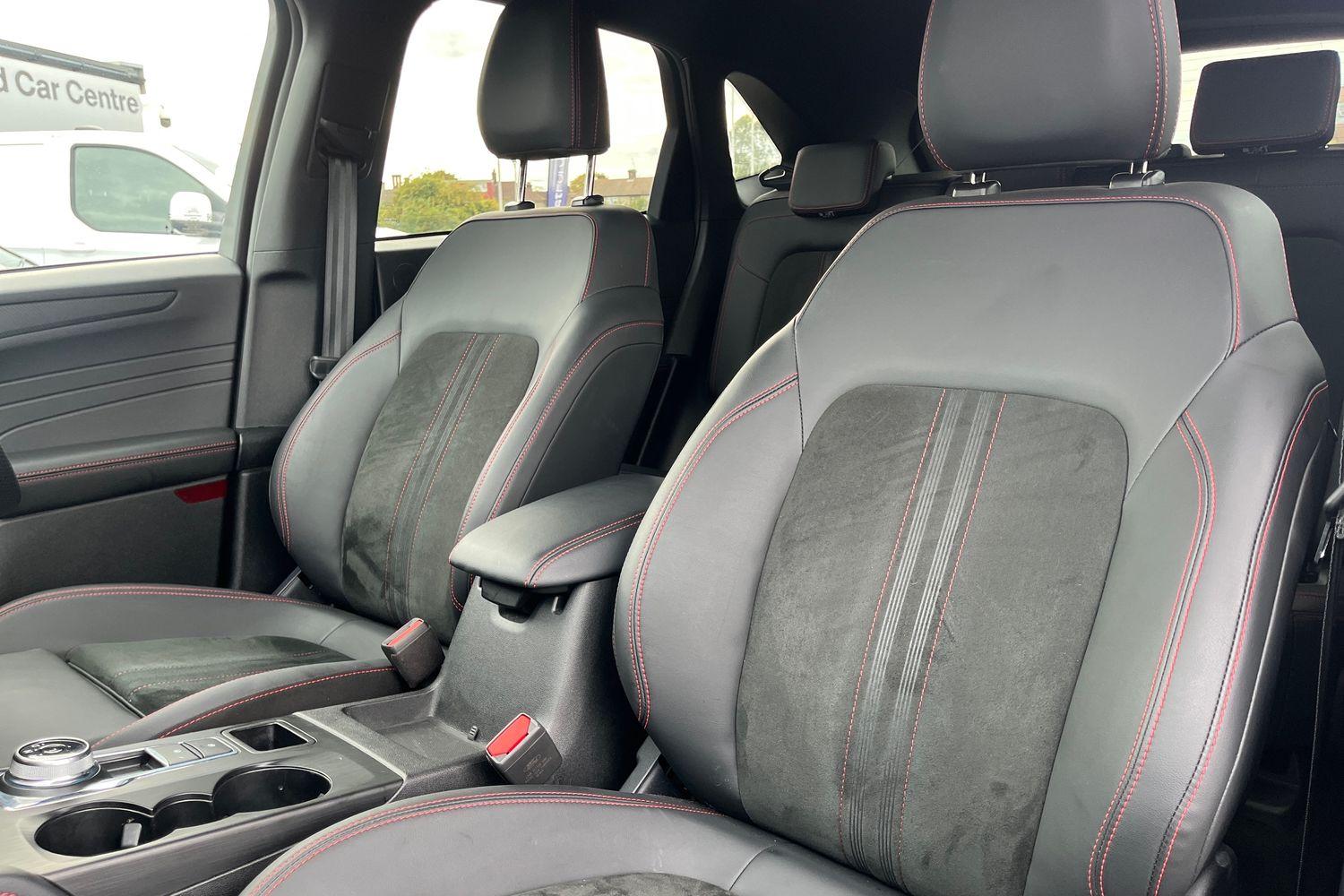 Ford KUGA Photo 18