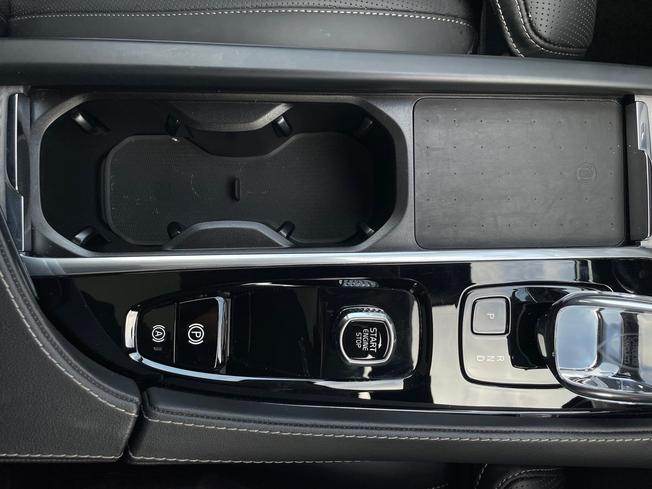 VOLVO XC90 Photo 30