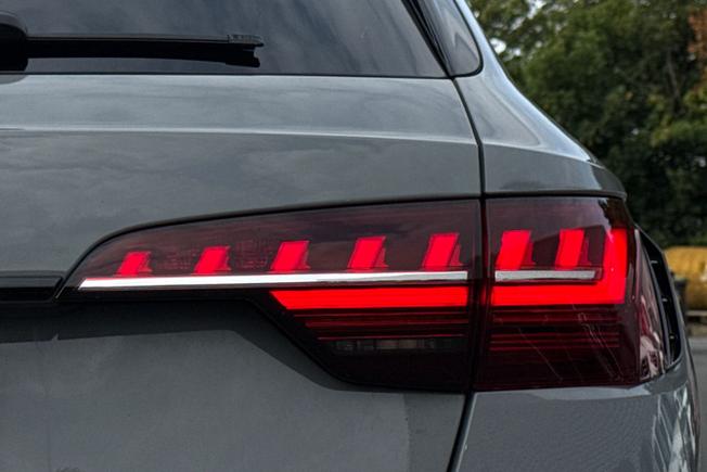 AUDI Rs4 Avant Photo 37