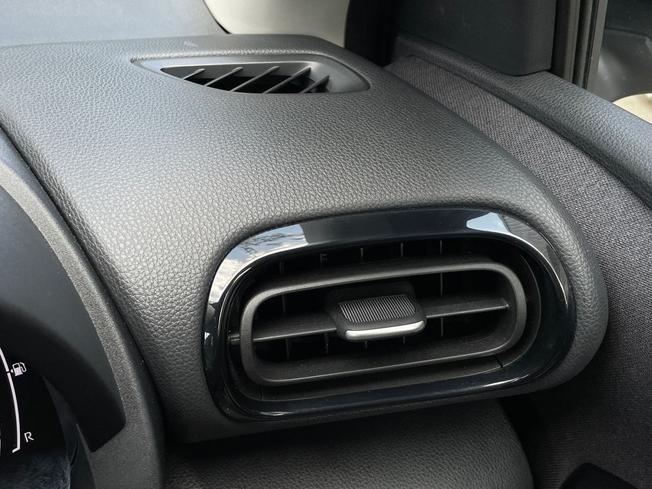 Toyota Yaris Photo 35